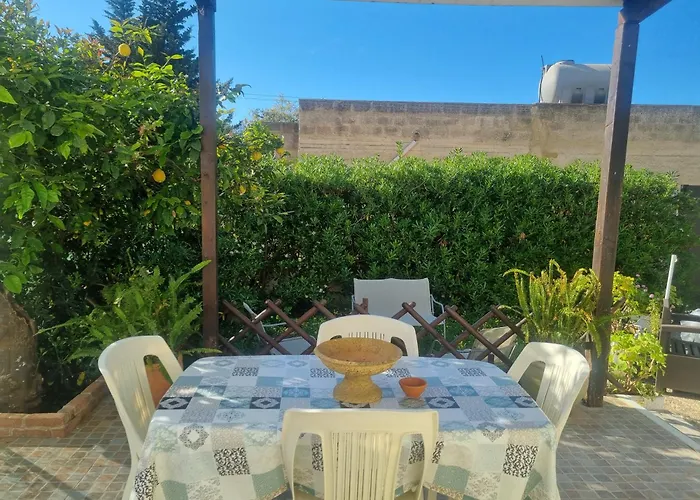 Casa Turiddu Makari Feriehus *