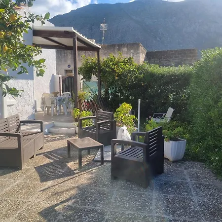 Casa Turiddu Makari Holiday home *